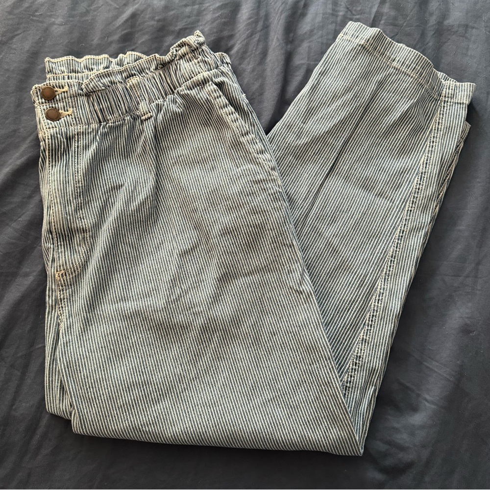 Universal threads, size 18, Jeans Straight Vintage Stretch Striped light blue.